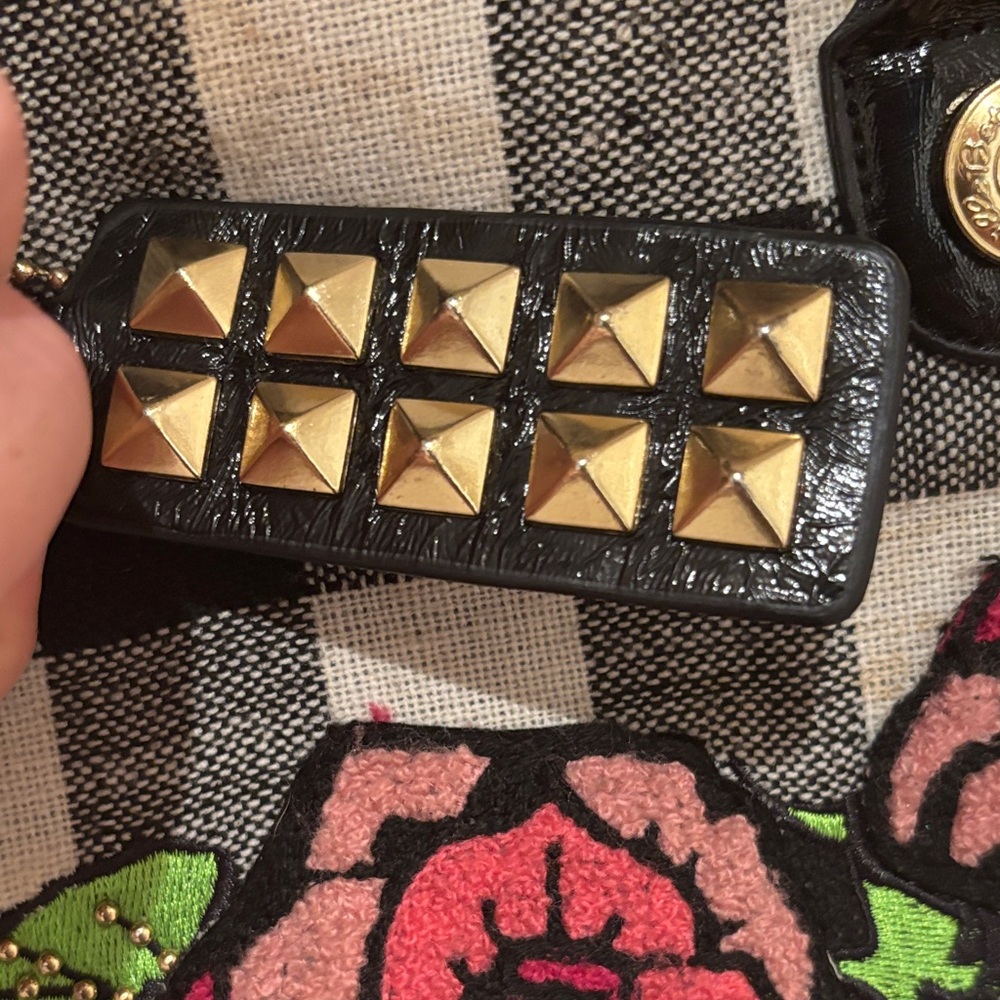 Betsey Johnson Black and White Checkered Bag with Floral Design - Picture 4 of 8